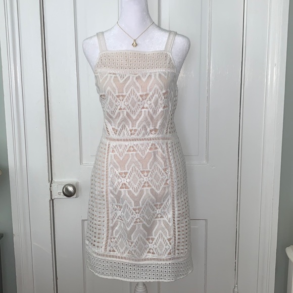Skies Are Blue Dresses & Skirts - SKIES ARE BLUE WHITE EYELET LACE SLEEVELESS DRESS